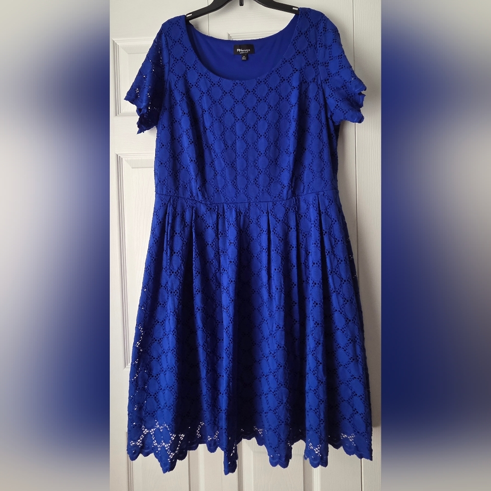 RN Studio By RONNI NICOLE Royal Blue Lace Midi Dress with Scoop Neck Size 2X - Picture 2 of 11
